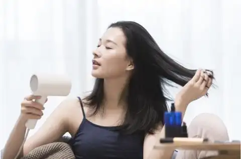 天天洗伤头发关于洗吹头发这些错误认识你中招了吗