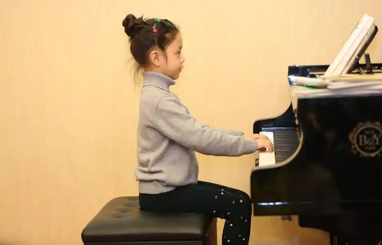 黄冠杰学钢琴是否剥夺孩子快乐童年你怎么看
