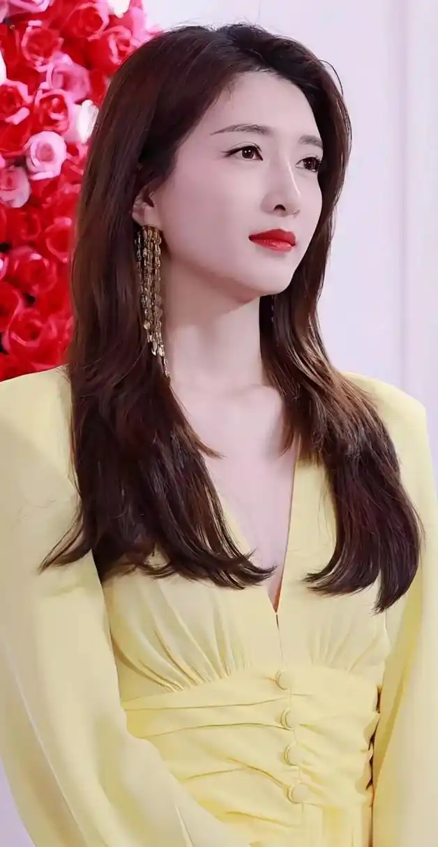 江疏影,1986年出生于上海,内地影视演员,身高168公分,体重48公斤,毕业