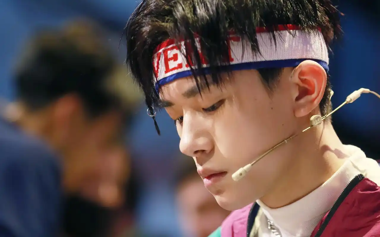 《这就是街舞》易烊千玺最新剧照图片桌面壁纸