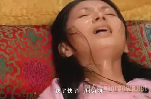这是《甄嬛传》中沈眉庄难产而死的画面,斓曦演得特别好,大受打击中