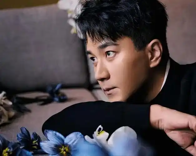 刘恺威不再回避!与杨幂离婚6年,她成了自己高攀不起的"人脉"