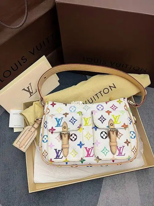 lv路易威登白三彩剑桥包
