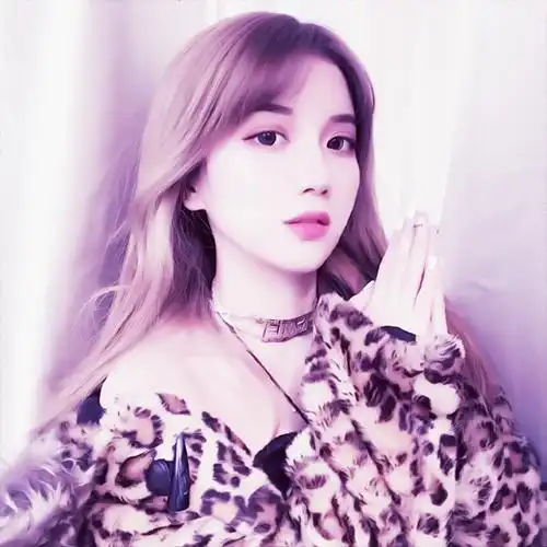 邪魅性感长发美女头像可爱真人图片-女生头像