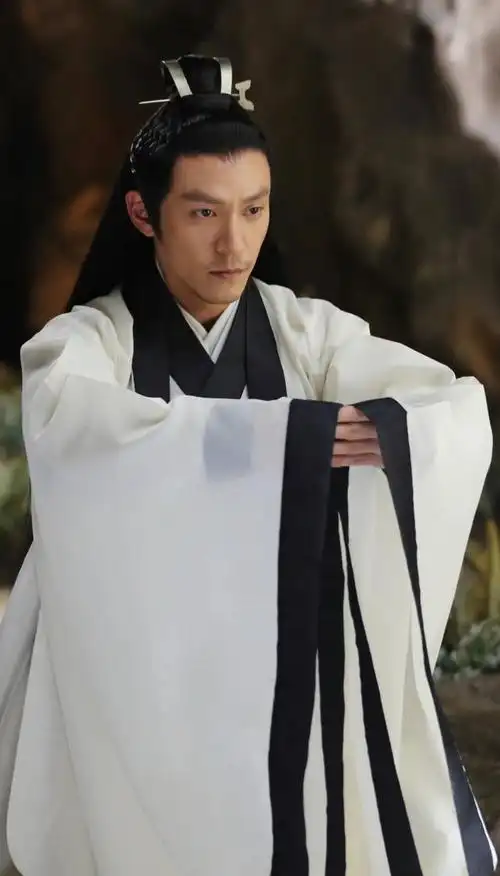 九宸是战神,是实力的象征,张震的九宸也许不是最帅的,但是却是最霸气