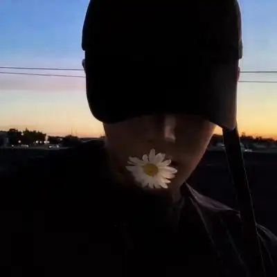 2020最火男生头像伤感颓废 永远清醒永远知进退