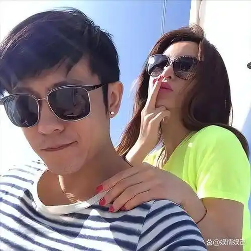 之后两人顺其自然的确认了情侣关系,林雨申对杨雨辰非常喜欢,两人没