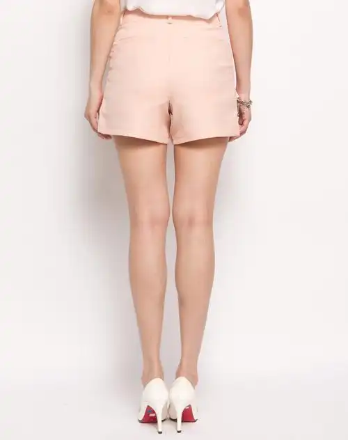 浅粉色女士双层短裤