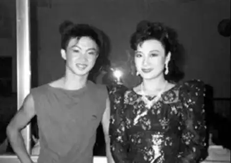 金星第一任妻子貌美如花离婚时还怀着孕如今56岁过得怎样