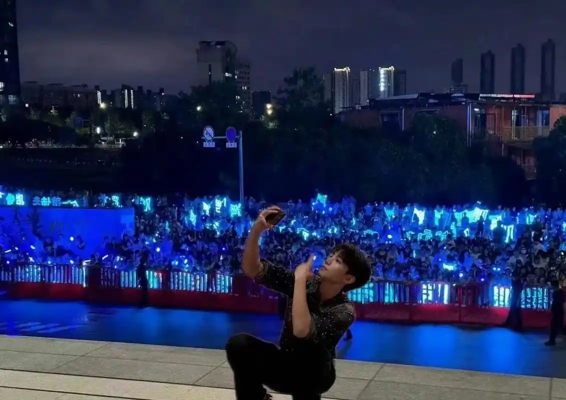 王俊凯 #蓝海猖狂 #粉丝应援 他其实都有看到 - 抖音