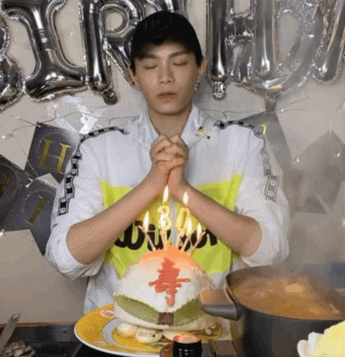 蜡烛成精白敬亭丁禹兮生日直播吹到缺氧马思纯何昶希未吹先灭