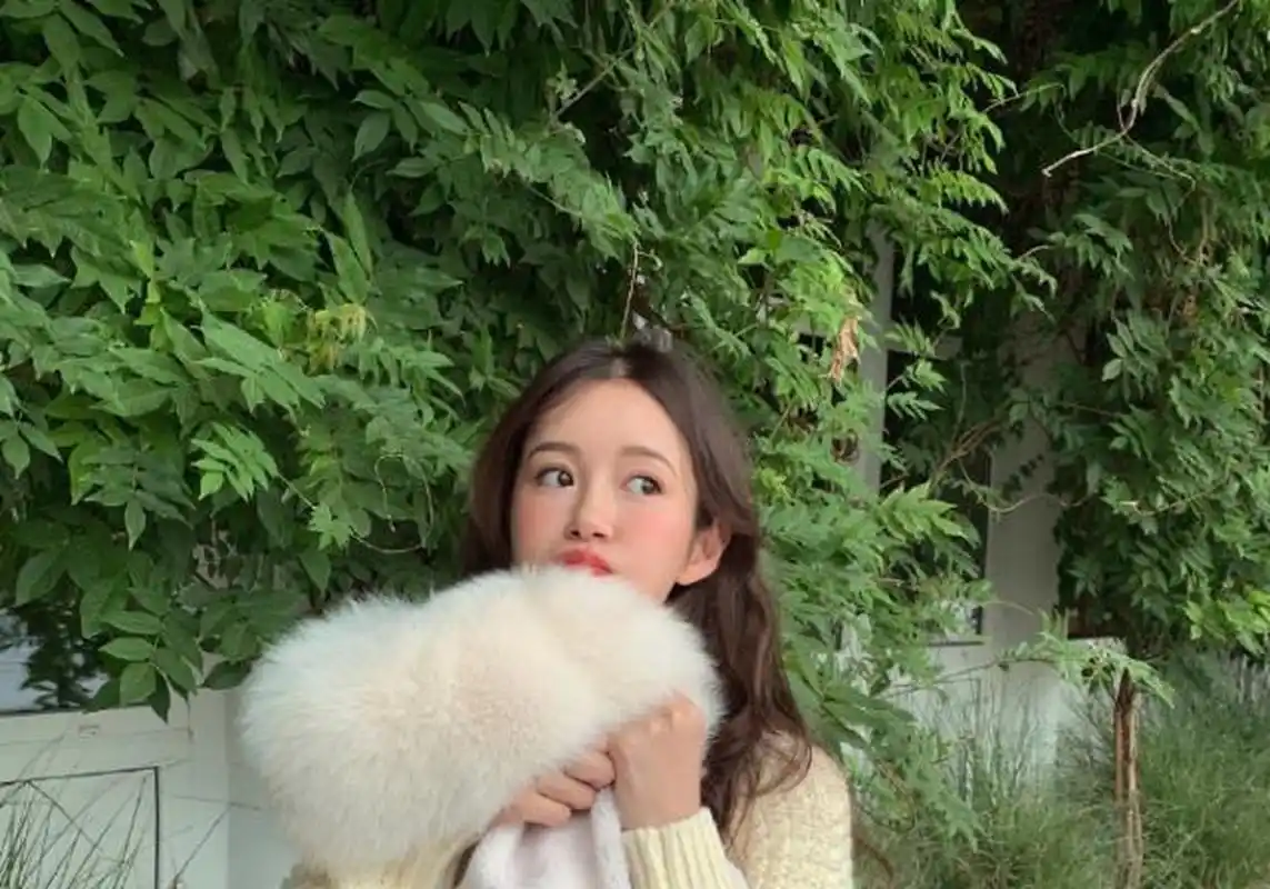 张子萱深秋物语 时尚街拍甜美可人