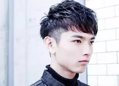 不用染烫这4款男生发型剪出来就超帅