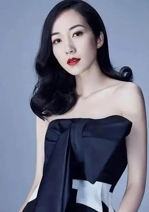 事实韩雪炫富大揭秘!无形富豪身价惊人