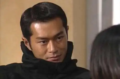 虽然说长发飘逸的古天乐让人迷的不行,但是寸头的古