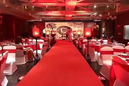 大红色婚礼布置图片_现场布置-找我婚礼