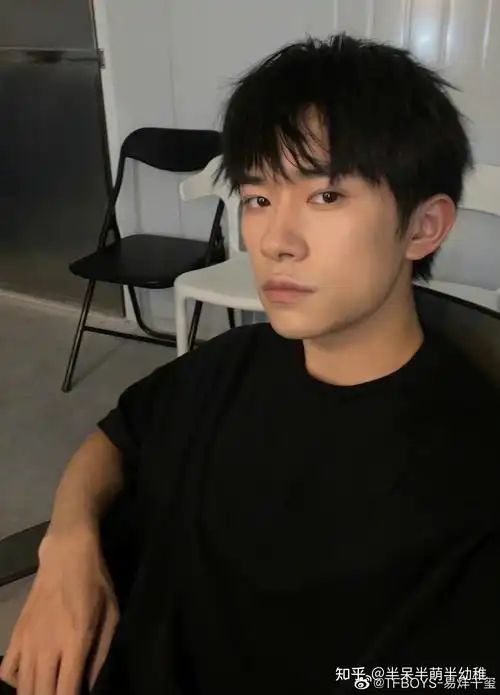 易烊千玺对周冬雨动了真感情