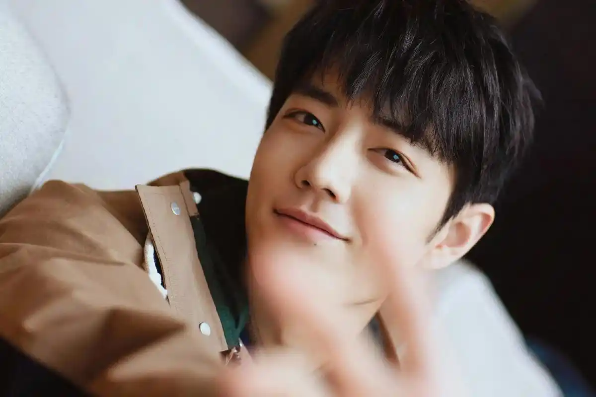 肖战 #星河璀璨都不及你笑容 #肖战米兰时装周   破界跨 - 抖音