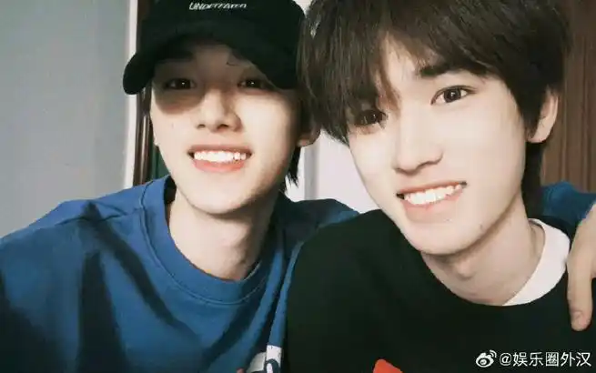 卡点0304给宋亚轩庆生#丁程鑫晒两人自拍合照为宋亚轩庆生95"阿宋