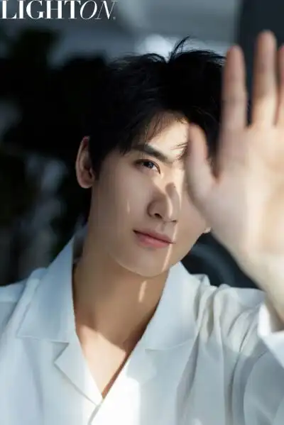 可能时间刚好,你眼角带笑./黄俊捷