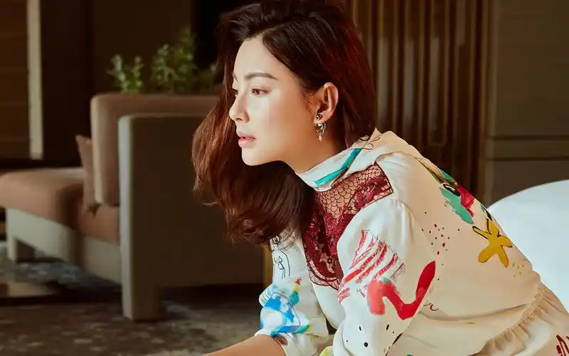 首页 桌面壁纸 美女壁纸 性感美女张雨绮时尚清新风格图片壁纸下载上