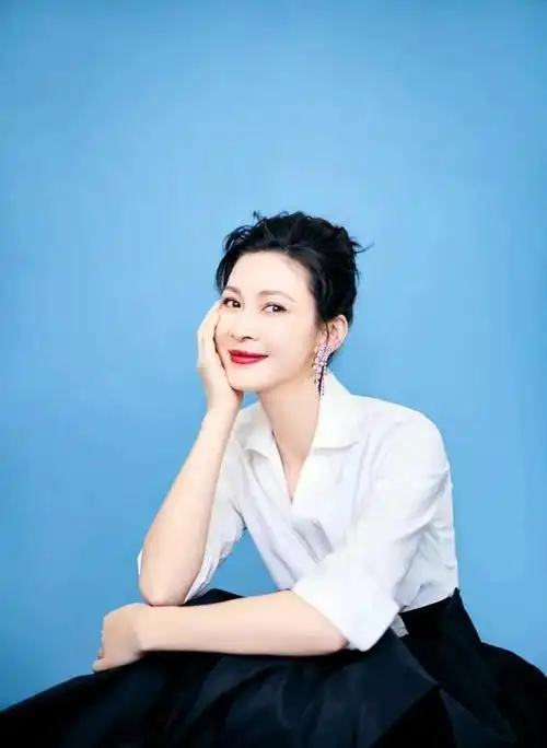 演员童蕾,和周一围分手后,嫁给普通丈夫