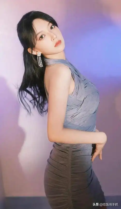 程潇代言内衣显得清纯可爱