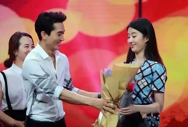 回顾刘亦菲宋承宪这段情一厢情愿的爱情注定无法长久