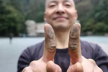 男子6年练成一指禅欲挑战吉尼斯纪录