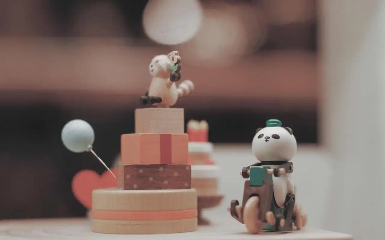 可爱木偶玩具静物高清图片电脑壁纸