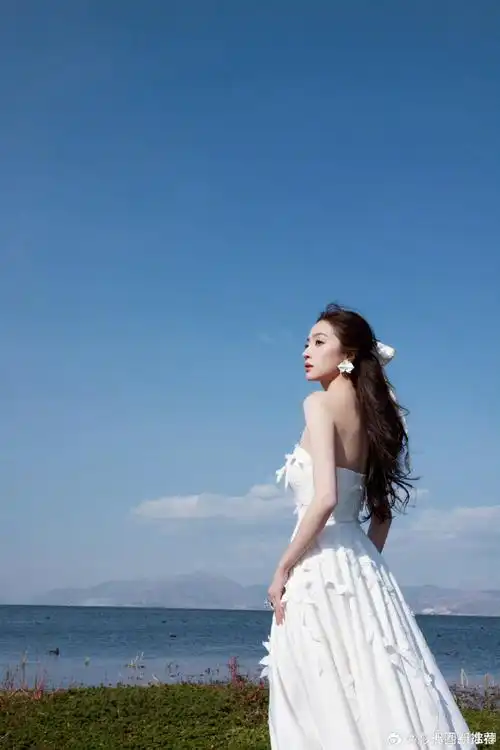 胡冰卿被风宠爱##胡冰卿冬日冻人穿搭