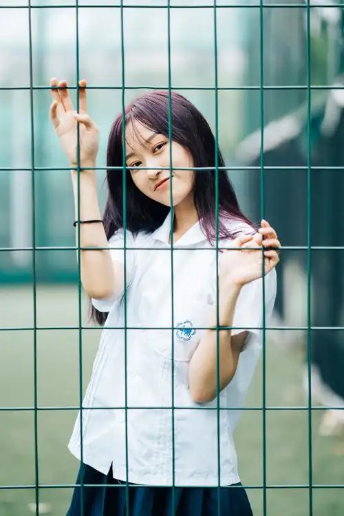 可爱的校服女生