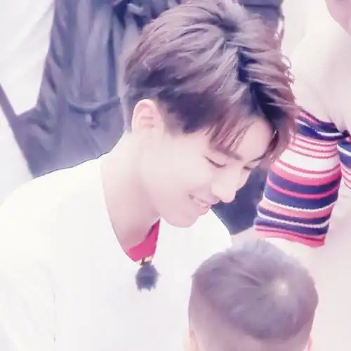 王俊凯情头,自截调,拿图点赞,二传标明出处