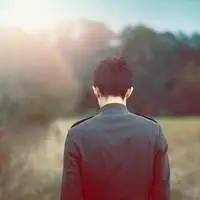 孤单头像男生伤感背影 一个人孤独男人背影头像【点击鼠标右键下载】