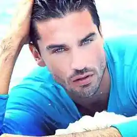 有胡子的男人黑白图片_微信头像图片大全