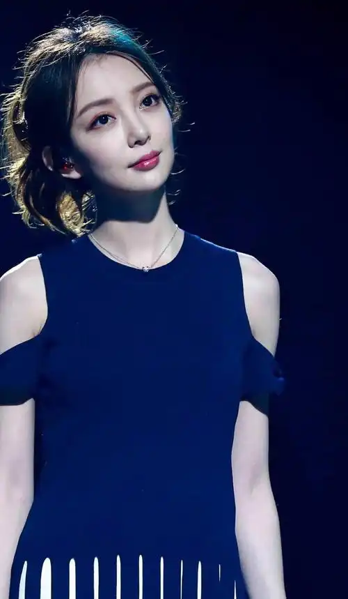 汪小敏又美又飒,魅力可人!_高清图集_新浪网