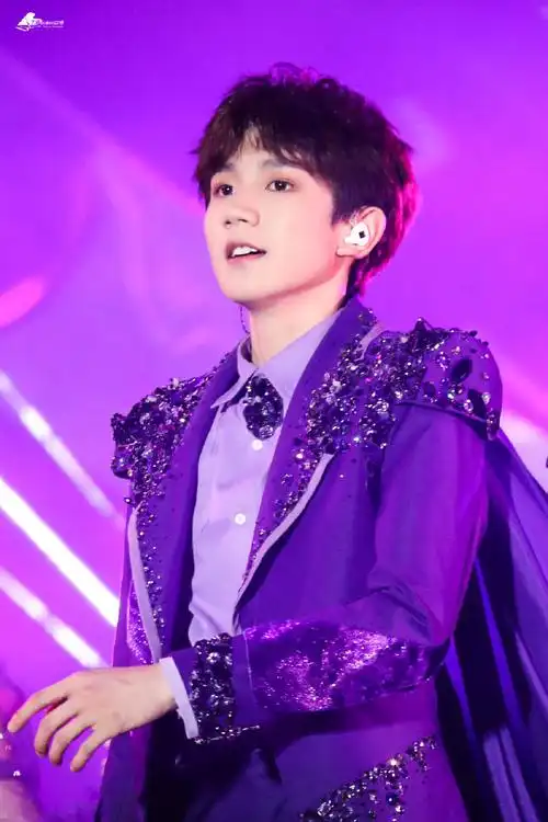 适合春天的紫色穿搭