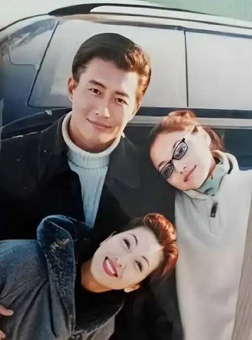 55岁江珊:闪婚震惊一时,与靳东姐弟恋5年,如今却依旧美如少女