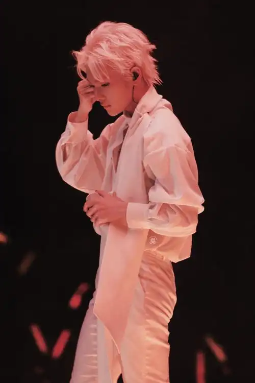 环球时报刊登周震南演唱会##周震南实体专上线秒售罄