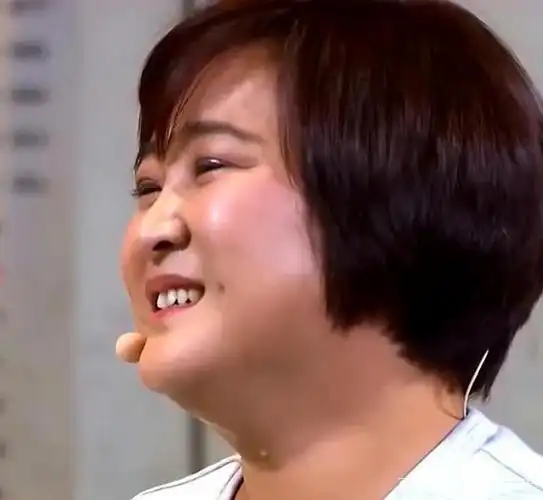 贾玲的小品笑中有泪,感动无数人,可有一群人"恨"了她