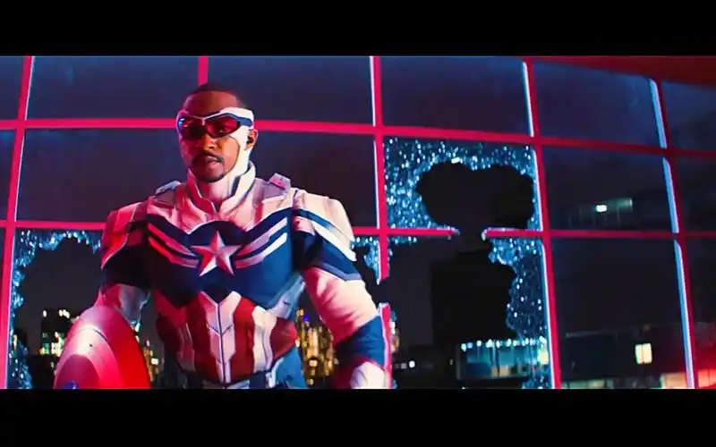 猎鹰穿上新战衣,正式成为美国队长!