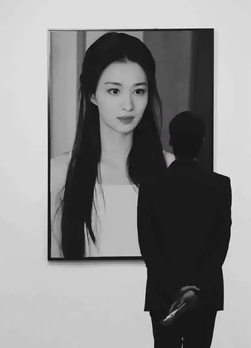 你要我帮你什么?"魏大勋手中攥着刚接收 - 抖音