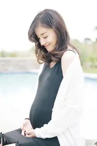 薛之谦呛前任 章龄之躺枪后怒怼:爱情要靠共同维护