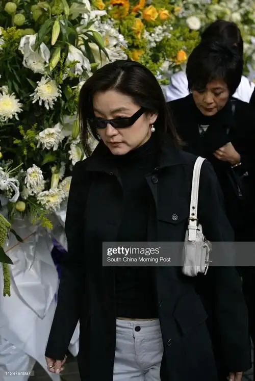 2004年梅艳芳葬礼上