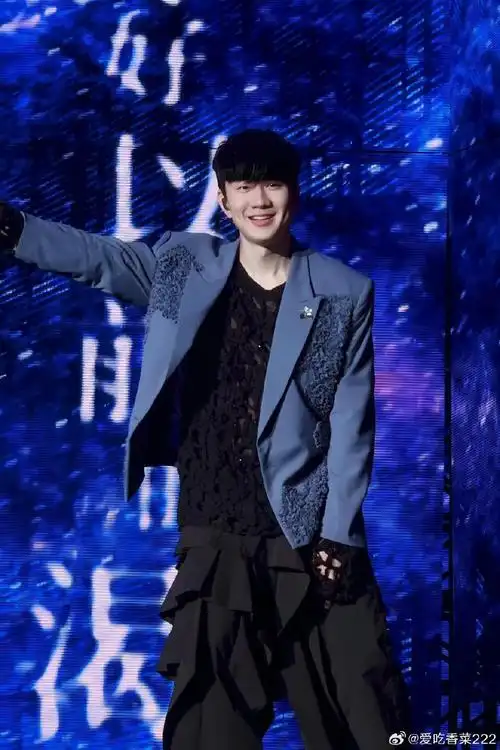 有天赋的美貌    林俊杰|240422|巡回演唱会壁纸合集    #林俊杰