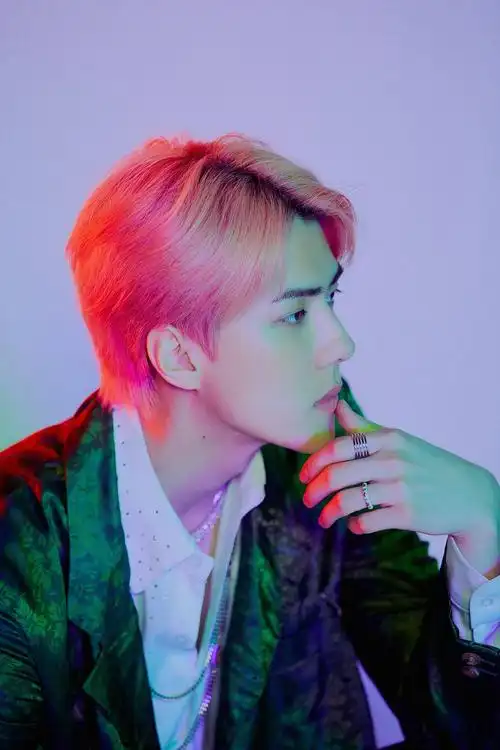 点击就看吴世勋近照