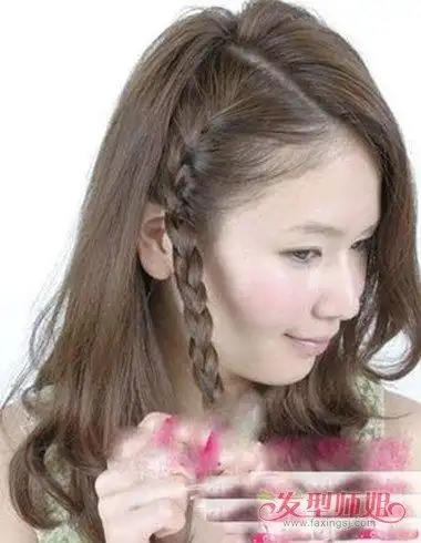 发型diy 编发 >> 编小辫子的发型披肩长度 披肩头发如何做发型(4)