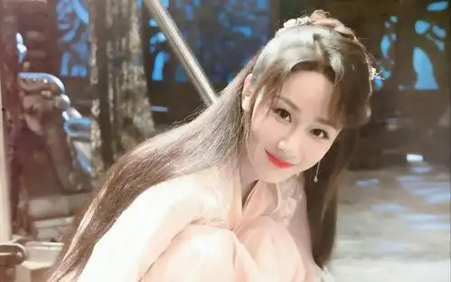 在香蜜之后,大家就从来不会怀疑杨紫的演技,到是这次在新剧中杨紫将会