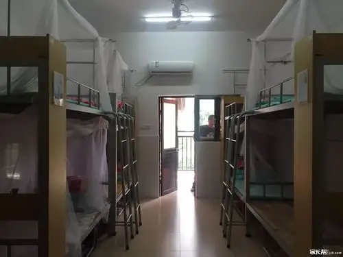 广州10个区30 初中住宿条件,费用,作息大调查!哪家最合你心意_宿舍