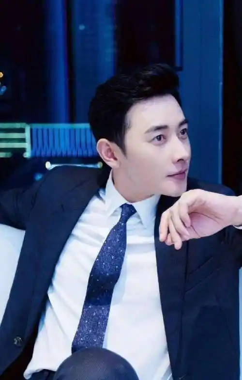 他拿出仅有20w给准岳父治病,没想到,一转身女友却嫁给了富豪_罗晋